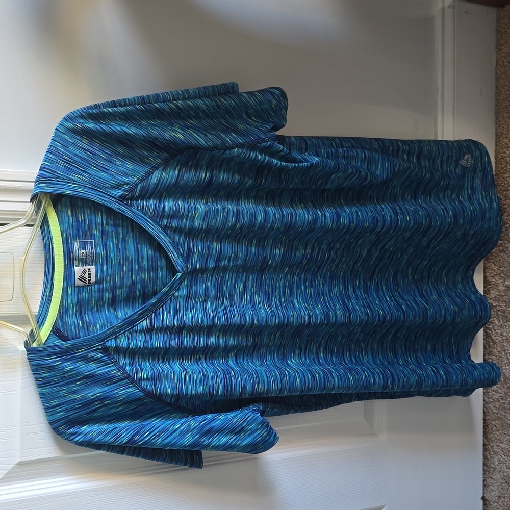 NWOT RBX V neck dri-fit top